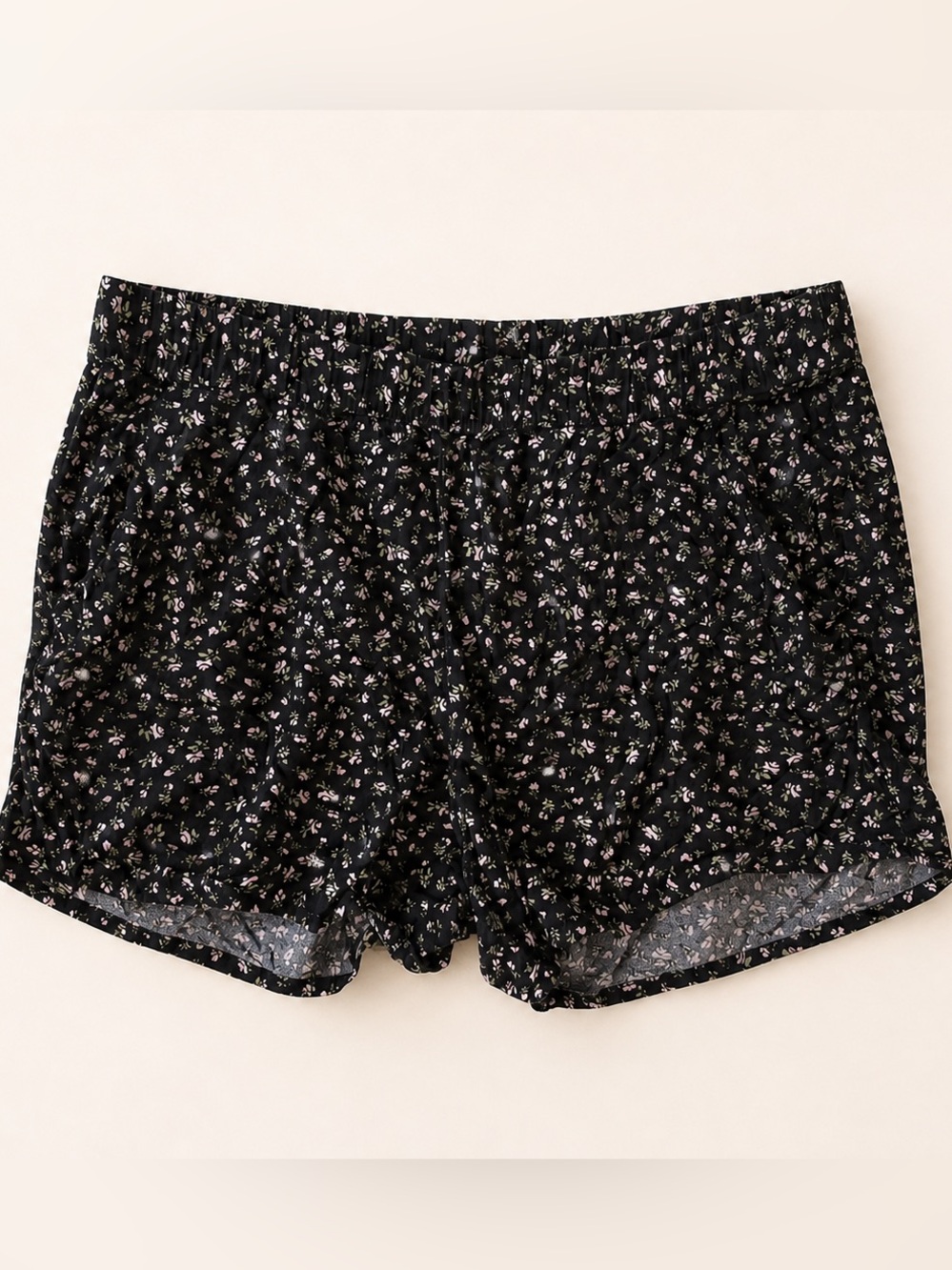 3/$30 H&M Ladies Black Floral Elastic-Waist Shorts / Ladies size Large Shorts